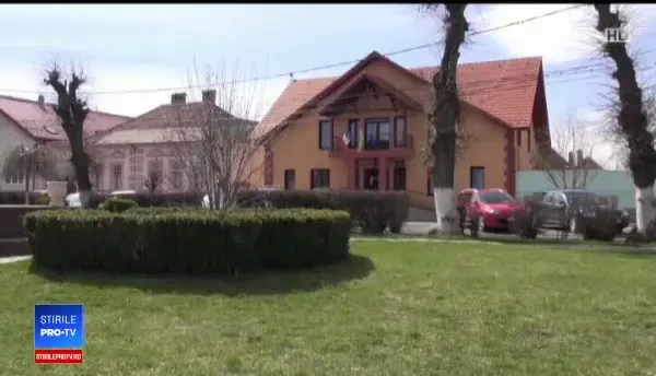 Zeci de primării păcălite să plătească unor SRL-uri servicii informatice inexistente