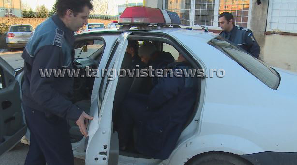 Un bărbat din Dâmboviţa i-a furat maşina din curte vecinului şi s-a plimbat cu ea toată noaptea