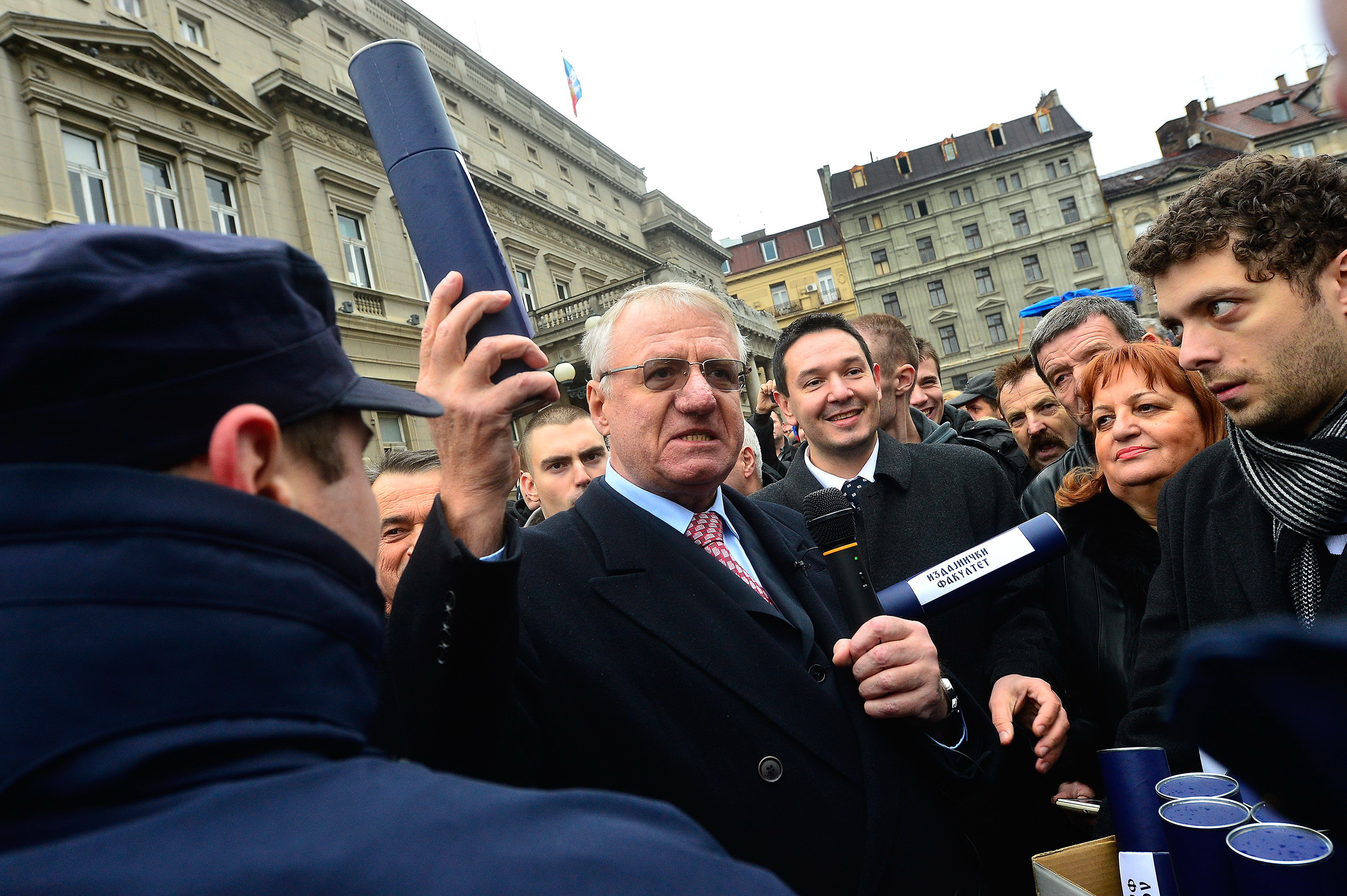 Ultramaratonistul Vojislav Seselj, condamnat la 10 ani de închisoare pentru crime împotriva umanității