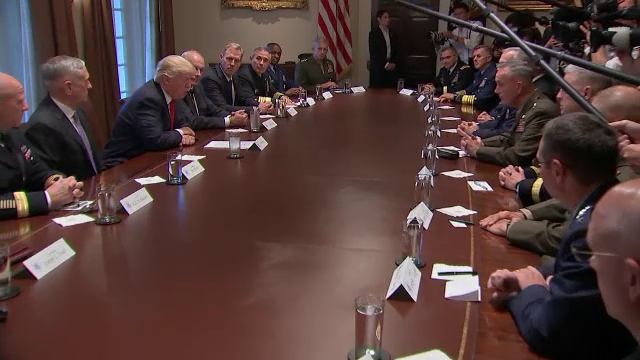 Trump, discuții cu oficialii din Armată despre criza din Siria: ”Suntem pregătiţi să oferim toate opţiunile militare”