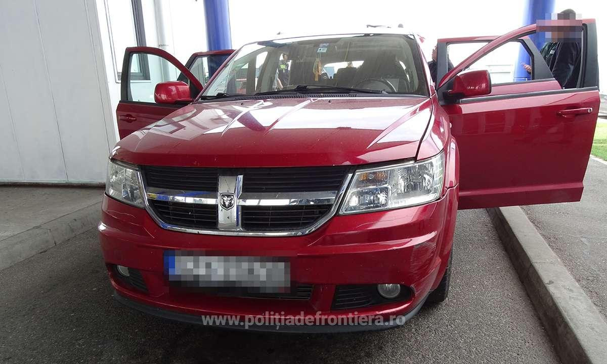 Maşină de lux, oprită la frontieră. Ce ascunsese şoferul în ea îi putea aduce o avere