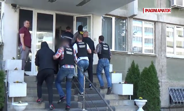 Trei bărbați din Mureș, cercetați de polițiștii. Suma furată dintr-o locuință