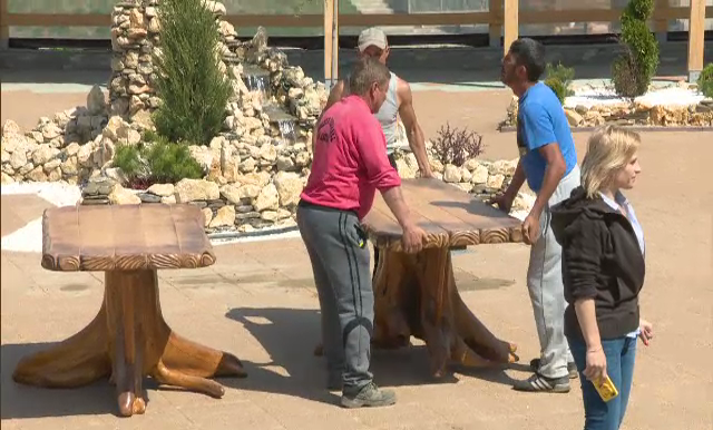 Asistații social ar putea fi obligați să presteze muncă necalificată și în mediul privat