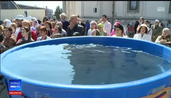 IZVORUL TĂMĂDUIRII. Tradiţii şi superstiţii: ce nu este bine să facă astăzi credincioşii