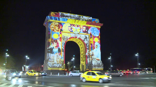 Mii de oameni au fost prezenți la festivalul Spotlight pentru a vedea show-ul de lumini