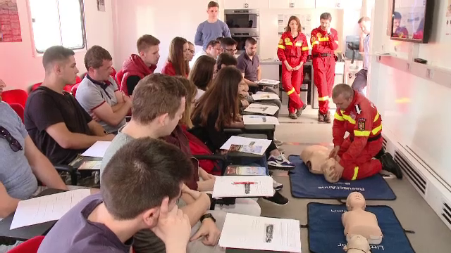 SMURD organizează cursuri gratuite. 70.000 de români mor pentru că nu primesc primul ajutor