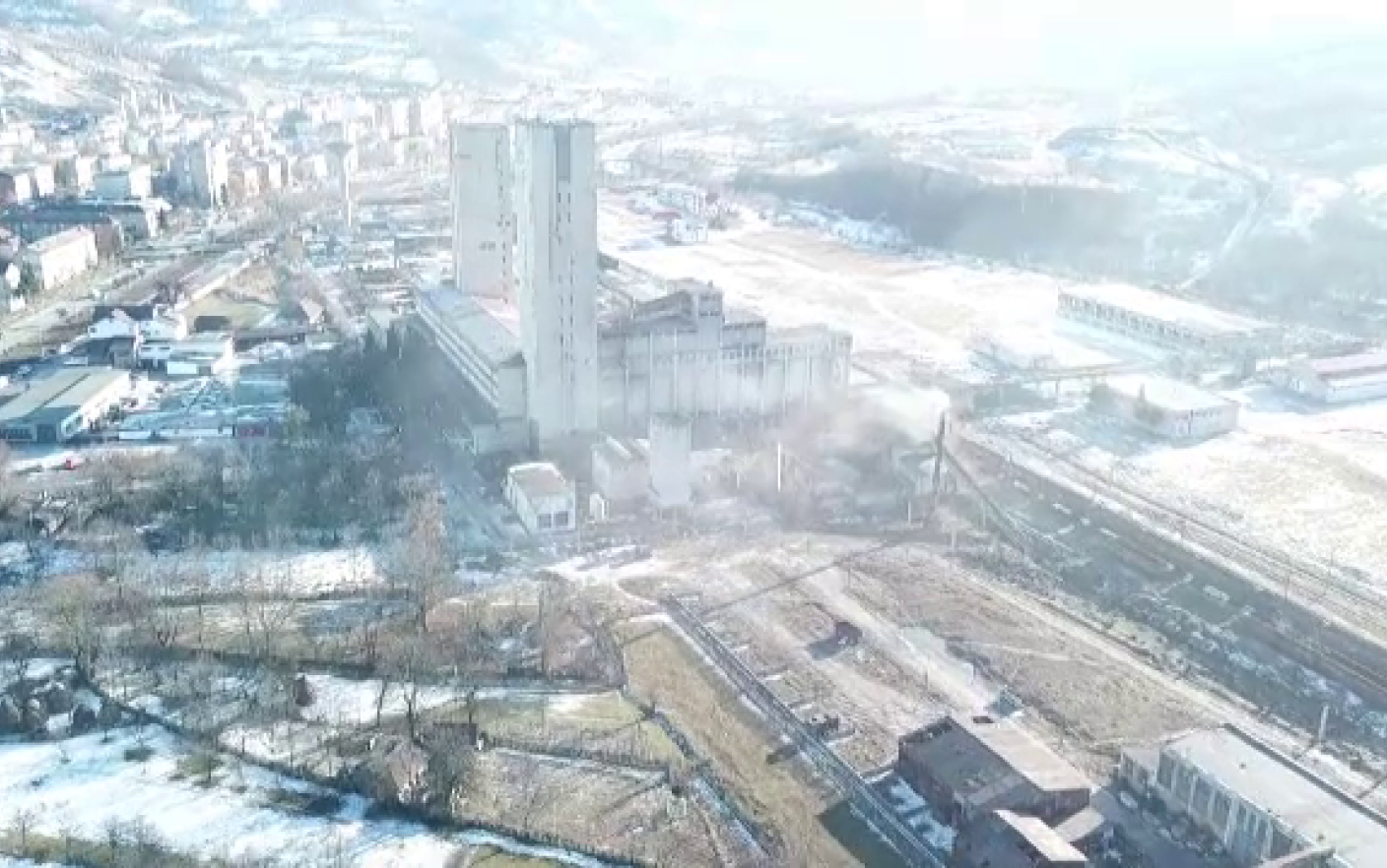 România la 100 de ani de stat modern: sărăcie și mizerie îmbinate cu tehnologie de ultimă oră și rezerve uriașe