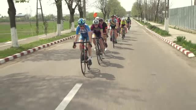 Sute de ciclişti au pornit pe Drumul Vinului din Prahova. Cum s-a terminat cursa