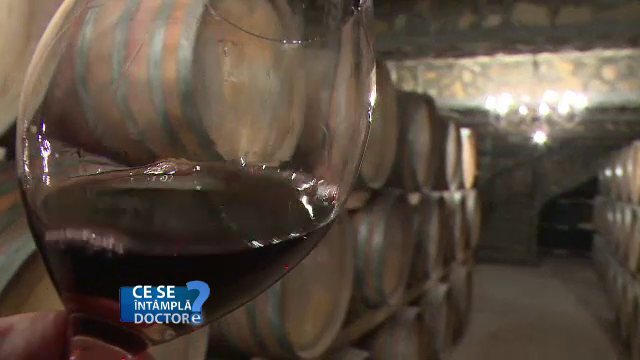 Riscurile la care vă expuneți când consumați alcool în timp ce luați medicamente