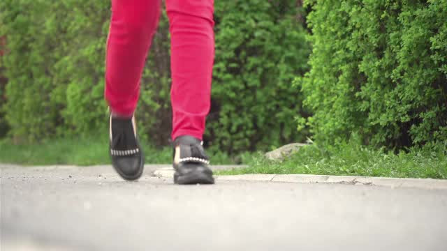 O minoră ar fi fost abuzată de iubitul mătușii. Bărbatul spune că era beat