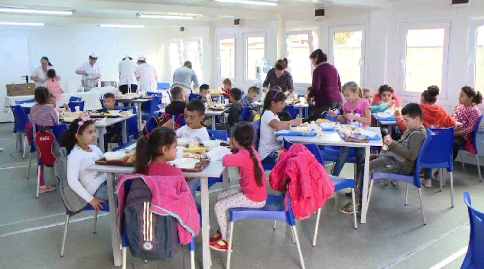 Programul "masă caldă pentru elevi", greu de pus în practică în școlile din România