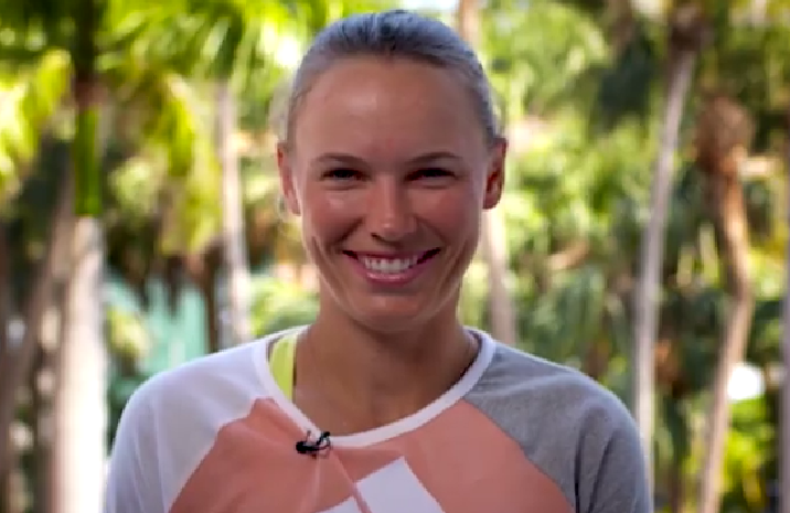 Caroline Wozniacki și Jelena Ostapenko încearcă să pronunţe numele Monicăi Niculescu