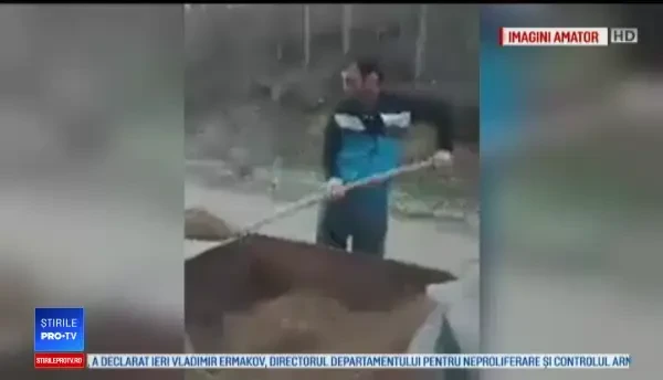 Doi gorjeni, ameninţaţi cu amenzi pentru că au astupat gropile din asfalt