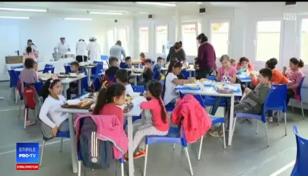 Programul masă caldă pentru elevi, greu de pus în practică în școlile din România