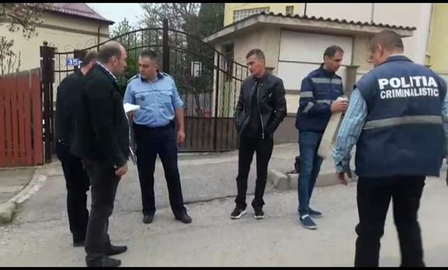 Două persoane au ajuns la spital, după ce au fost înjunghiate cu o șurubelniță