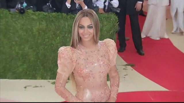 Beyonce va dona 100.000 de dolari pentru patru studenți de culoare