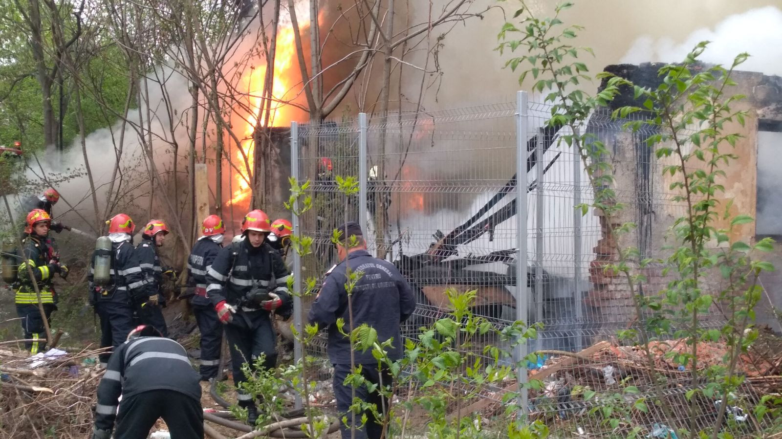 Două femei, găsite carbonizate în urma unui incendiu, în Sălaj