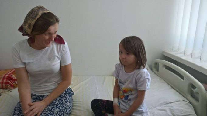 Scrisoarea transmisă de o mamă: ”Fata mea are 5 ani, nu vreau s-o îngrop peste 3 ani”