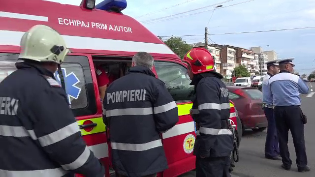 Vânzător ambulant de ziare lovit de un șofer care a fugit. Autorul, căutat după imaginile de pe camere