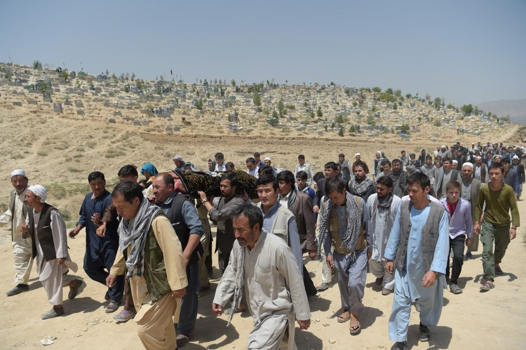 Cel puțin cinci persoane au fost răpite de la un centru electoral din Afganistan