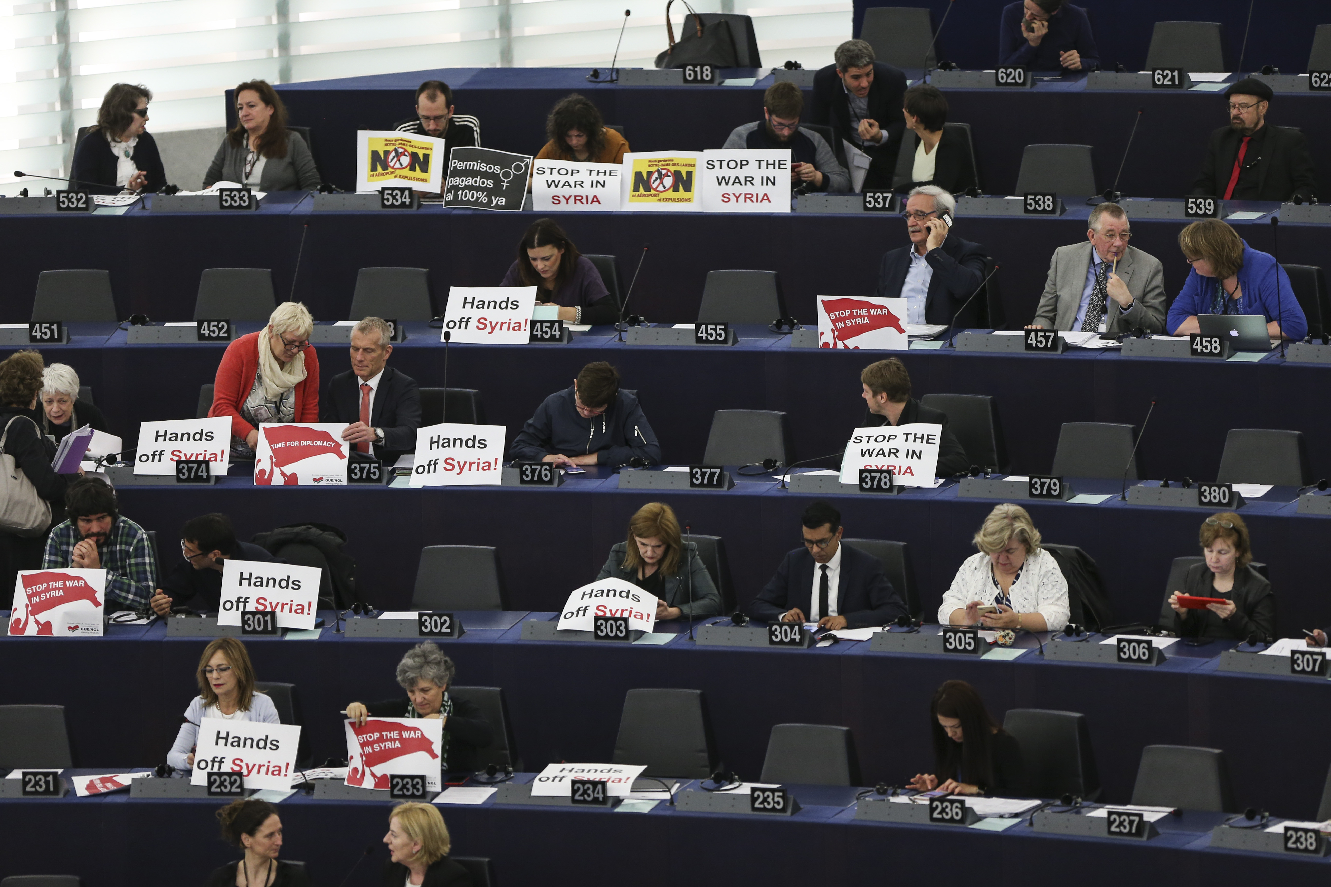 Protest în Parlamentul European: „Luați mâinile de pe Siria”