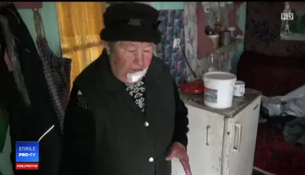 O bătrână din Bacău s-a luptat cu hoțul care voia să-i fure mâncarea din frigider