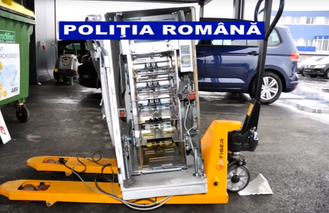 furt bancomat