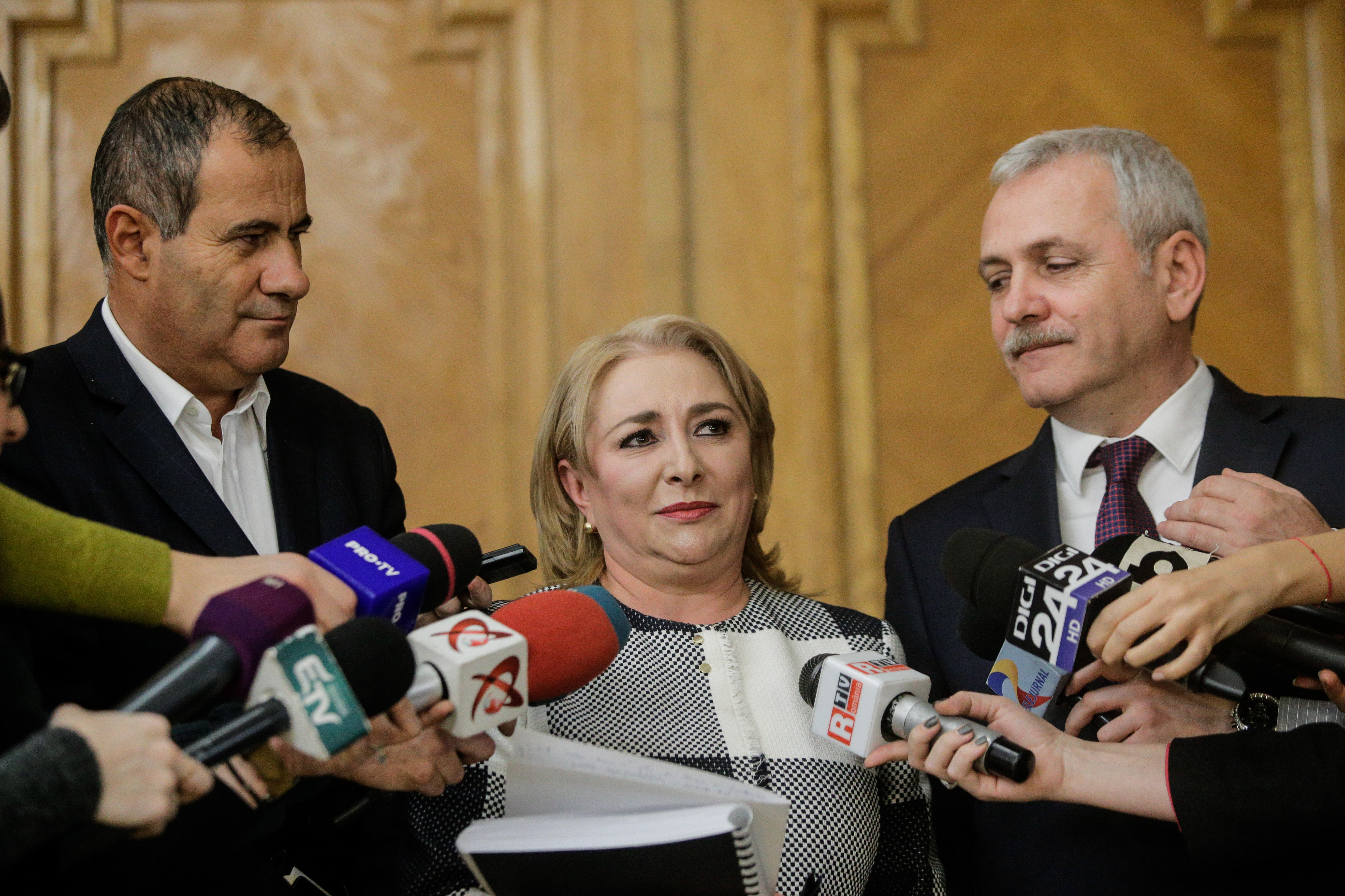 În doar câteva zile, PSD a pierdut 5 parlamentari. Guvernul Dăncilă, amenințat cu moțiunea de cenzură