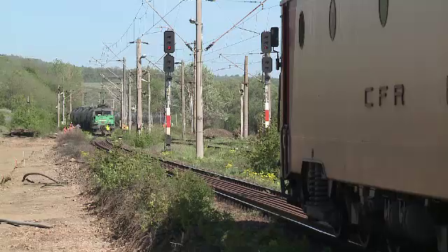 Un tren de călători și unul de marfă au fost la un pas de a se ciocni, în Arad