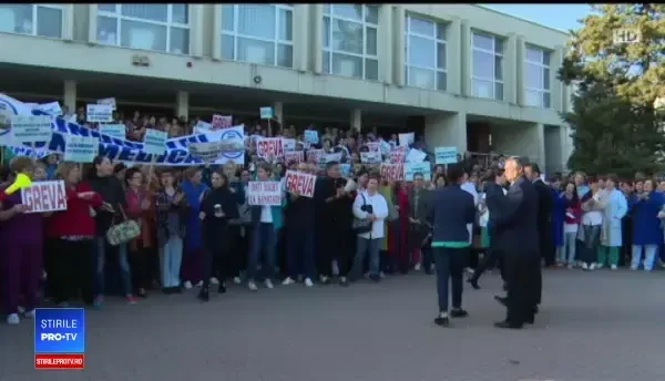 O nouă zi, un nou protest în Sănătate. Unele salarii au scăzut cu 1.000 de lei