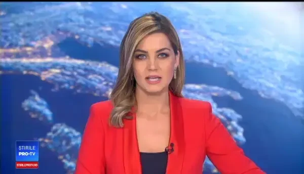 Vacă salvată de pompieri, după ce a rămas blocată pe o insulă din râul Mureș