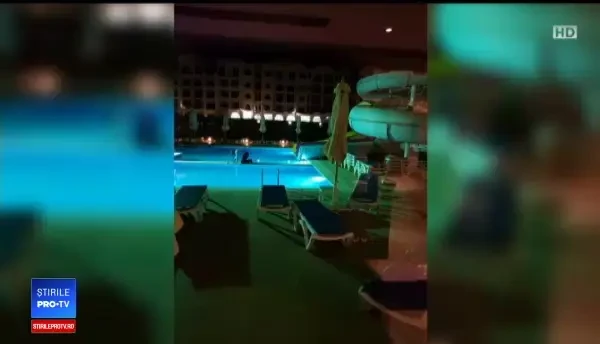 ANIMAȚIE GRAFICĂ. Fetiță aspirată de pompa de reciclare a apei dintr-o piscină