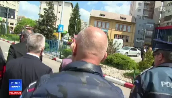 Companiile care administrează pensiile private ale românilor, apel la Guvern