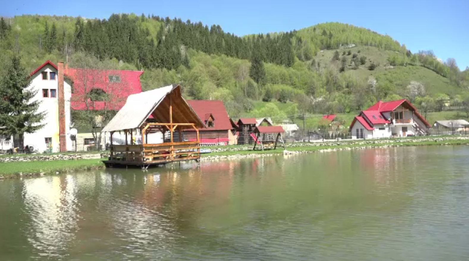 Vidra, un loc cu peisaje de poveste, perfect pentru mini-vacanţa de 1 mai