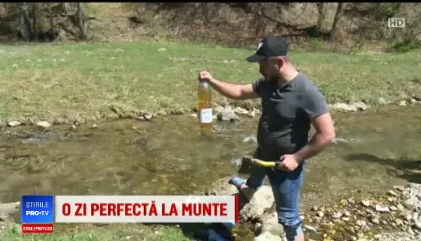 Zi splendidă pentru plimbări la munte. Iubitorii de natură au plecat cu ghizi în Făgăraș