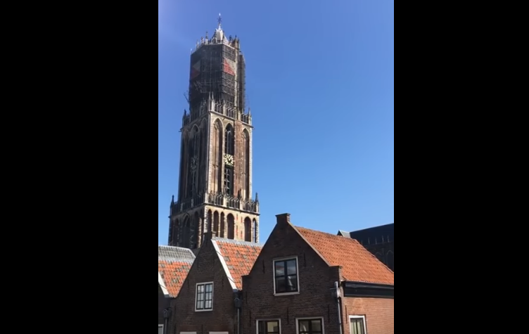 Omagiul adus de o biserică din Olanda DJ-ului Avicii, mort la 28 de ani. VIDEO