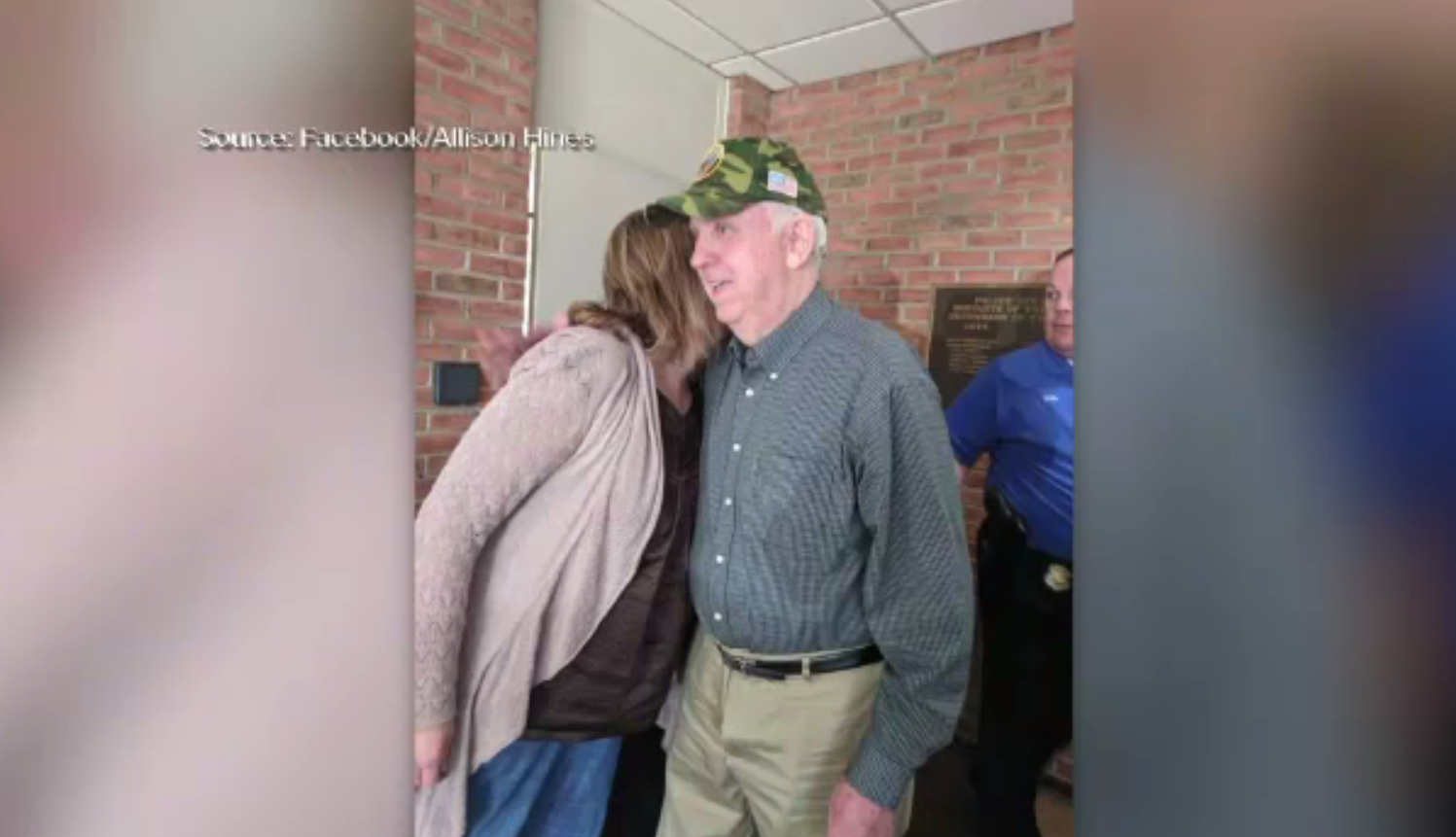 Bătrân dispărut de acasă, găsit într-un parc de o femeia care vâna Pokemoni