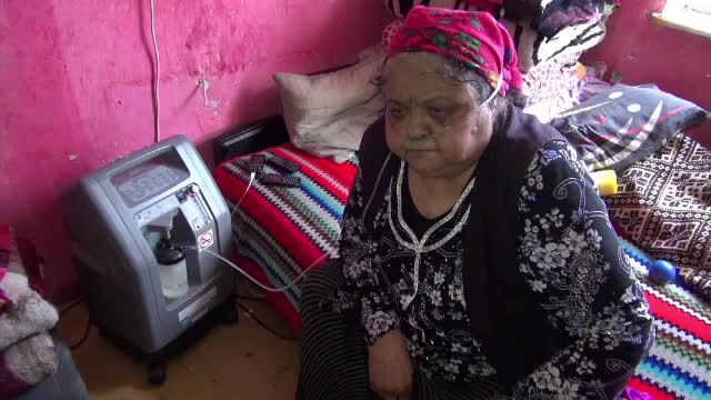 47 de persoane, evacuate din bloc. Unei femei i se va opri aparatul care o ține în viață