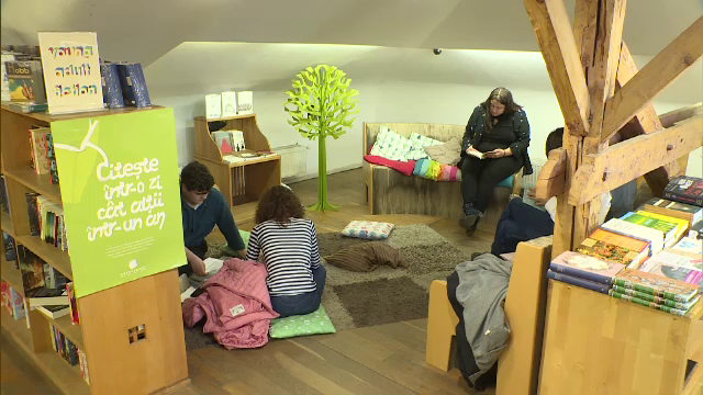 Ziua Cărții. Evenimente organizate de librării, în țara în care 1 din 5 români n-a citit niciodată o operă