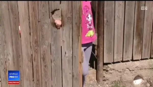 Cazul fetiței de 6 ani, somată să plătească 35 de lei. Mama povestește prin ce a trecut