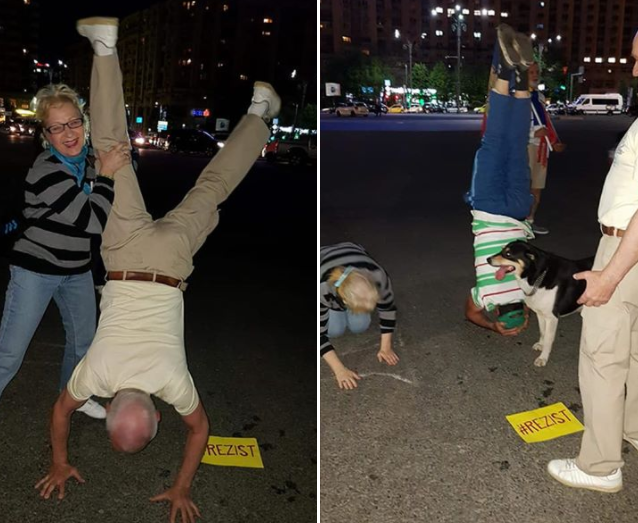 Câțiva protestatari au stat în cap în fața sediului Guvernului, pentru premierul Dăncilă