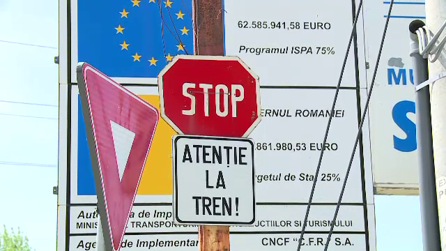 Femeie din Capitală, surprinsă de tren şi ucisă în timp ce traversa pe lângă bariere