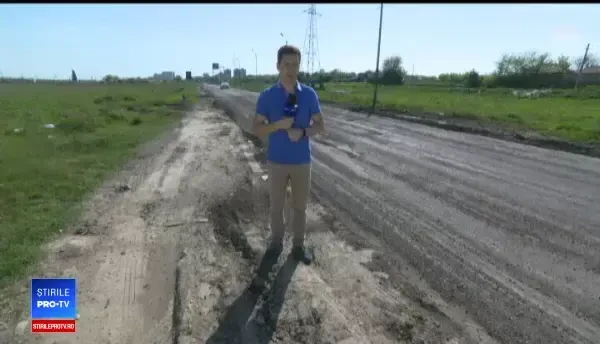 Ce văd turiştii când intră în România cu maşina: gropi, gunoaie şi ruine