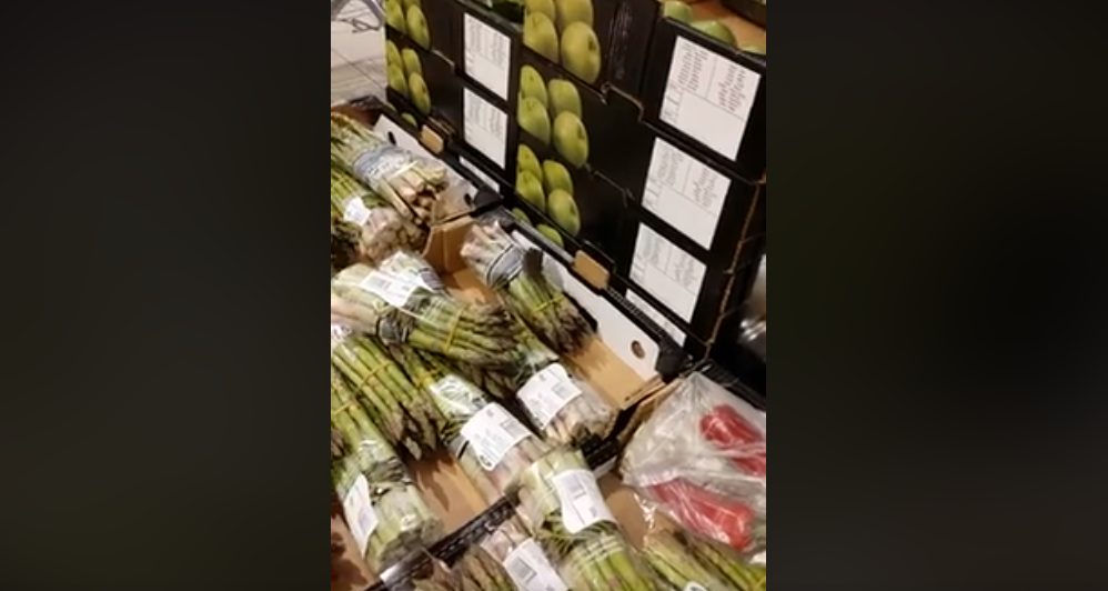 Un român susține că a filmat un șoarece într-un supermarket din Voluntari. VIDEO