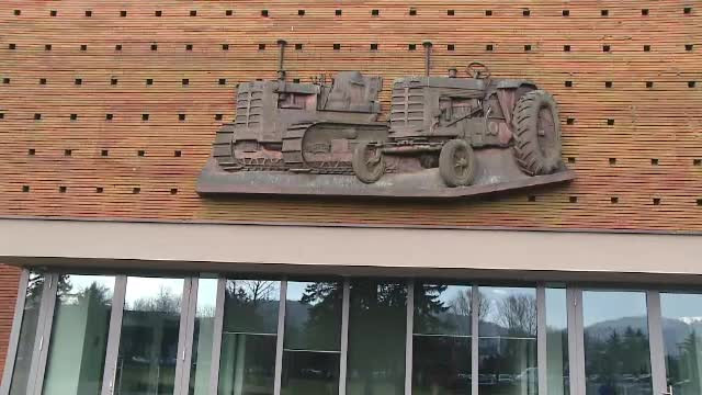 sigla tractorul brasov