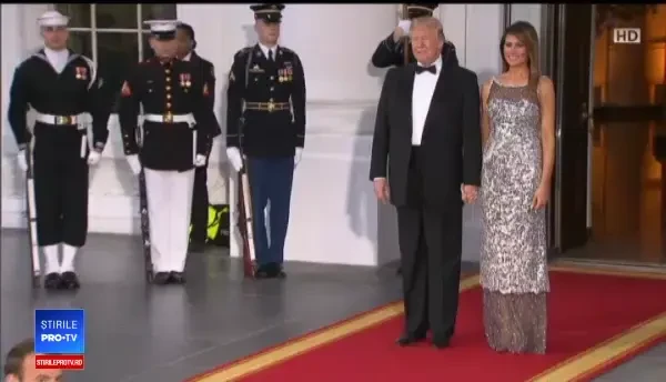 Întâlnire Trump-Macron la Casa Albă. Gestul familiar al președintelui SUA: ”Avem o relație deosebită”