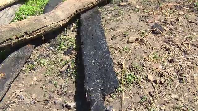 O reacţie aprinsă l-a trimis după gratii pe un bărbat de 45 de ani din Gorj. Ce le-a făcut vecinilor