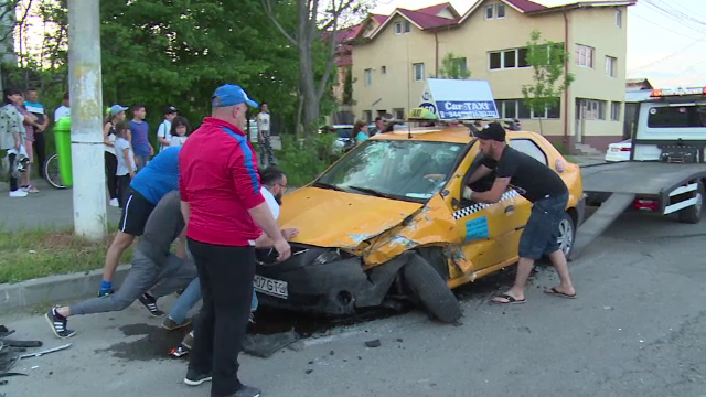 Accident violent la marginea orașului Târgovişte. Manevra neinspirată a unui șofer