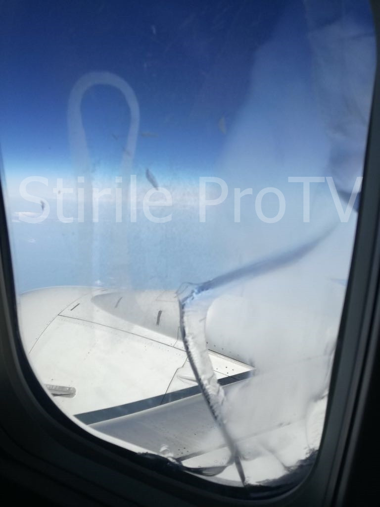 avion TAROM, geam fisurat