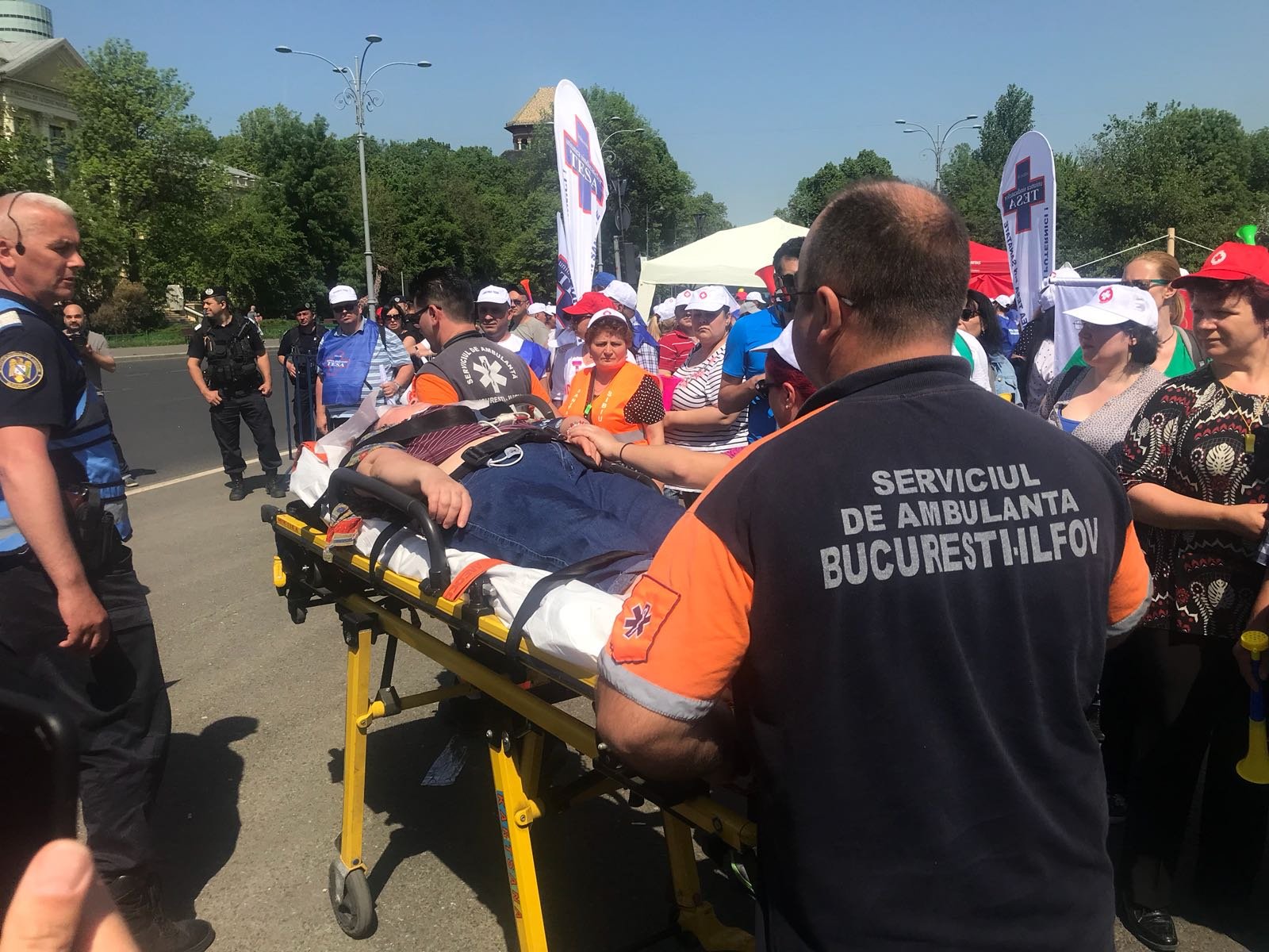 ambulanta la protestele SANITAS
